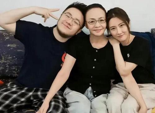 娱乐八卦事件爆料吃瓜,明星隐私大曝光,吃瓜群众狂欢时刻!  第2张 娱乐八卦事件爆料吃瓜,明星隐私大曝光,吃瓜群众狂欢时刻!  第2张