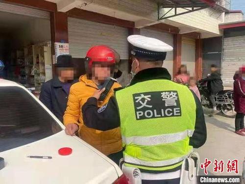 三台交警被爆料视频曝光,真相与反思  第3张 三台交警被爆料视频曝光,真相与反思  第3张