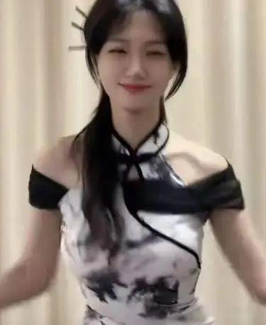 爆料最狠女律师视频播放,最狠女律师视频播放背后的惊人真相  第3张 爆料最狠女律师视频播放,最狠女律师视频播放背后的惊人真相  第3张