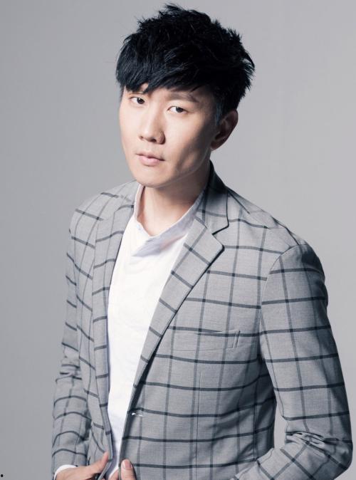 娱乐圈吃瓜男导演,揭秘吃瓜男导演背后的故事  第2张 娱乐圈吃瓜男导演,揭秘吃瓜男导演背后的故事  第2张